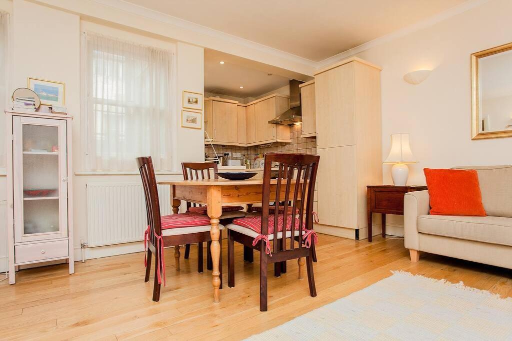 Bright 2 Bedroom Flat In Апартаменты *